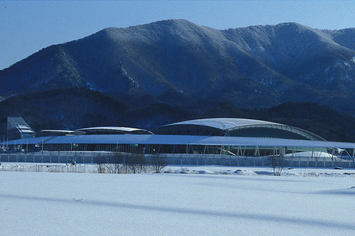 新青森総合運動公園総合体育館（マエダアリーナ）