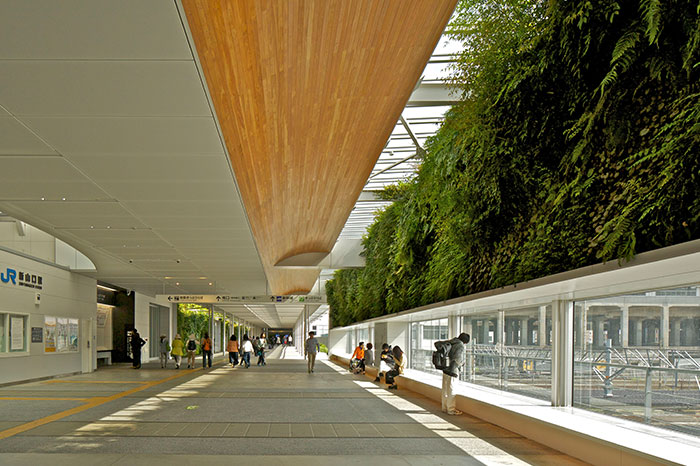 新山口駅北口駅前広場「０番線」